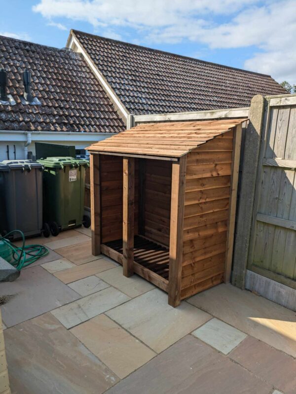 5ft x 5ft log store Breinton